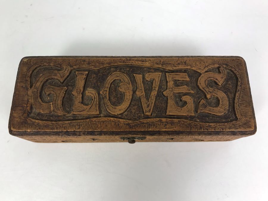 Antique 1910 Flemish Art Co Pyrography Burnt Wooden Box With Pair Of Leather Gloves 11.5W X 4D X 2.75H [Photo 3]