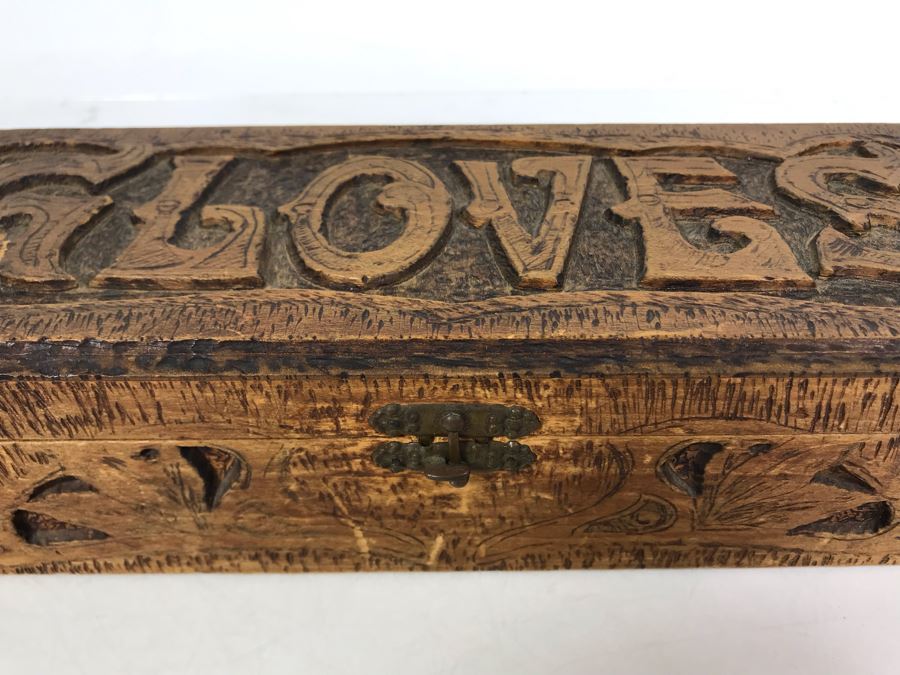 Antique 1910 Flemish Art Co Pyrography Burnt Wooden Box With Pair Of Leather Gloves 11.5W X 4D X 2.75H [Photo 6]
