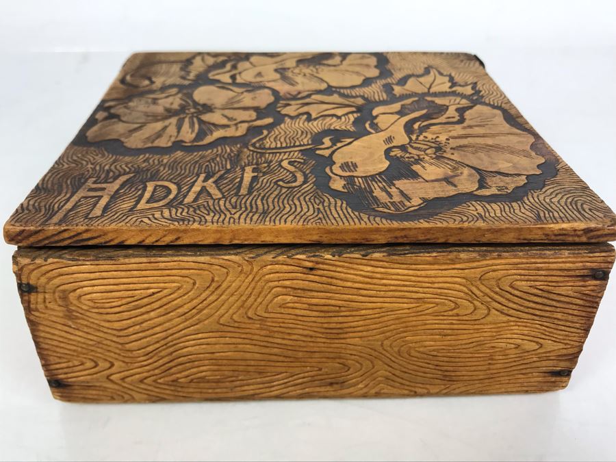 Antique Signed HDKFS Pyrography Burnt Wooden Hankie Box With Vintage Handkerchiefs Flemish Art 6W X 6D X 2H [Photo 5]