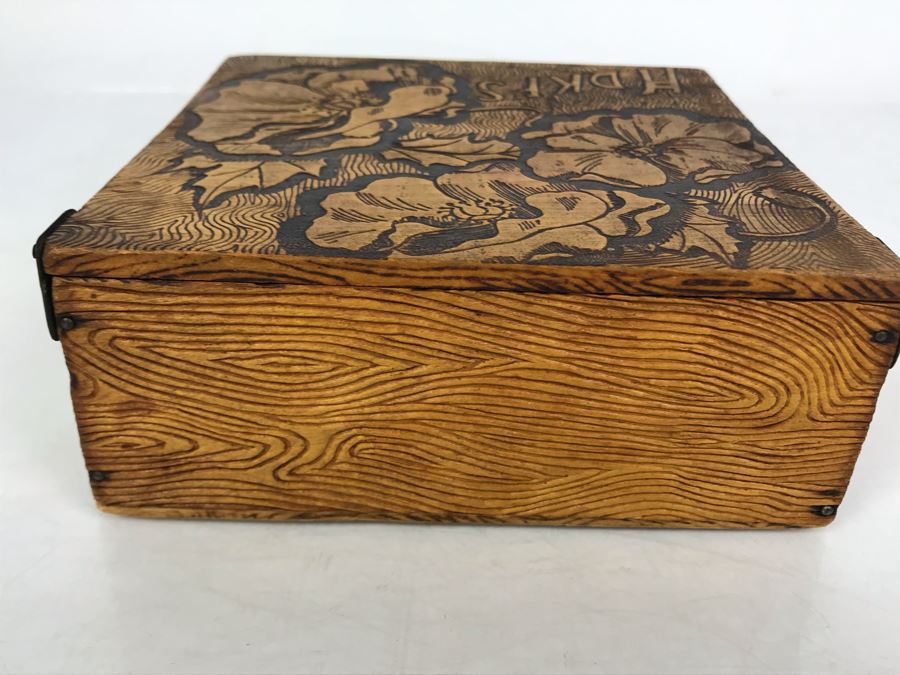 Antique Signed HDKFS Pyrography Burnt Wooden Hankie Box With Vintage Handkerchiefs Flemish Art 6W X 6D X 2H [Photo 7]