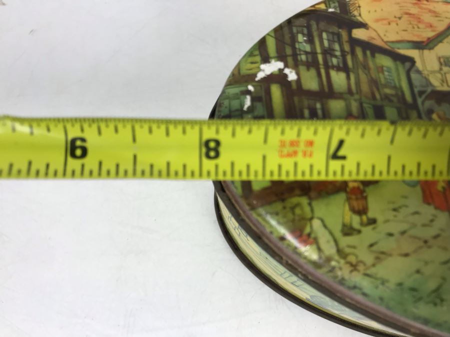 Pair Of Vintage English Tins [Photo 22]