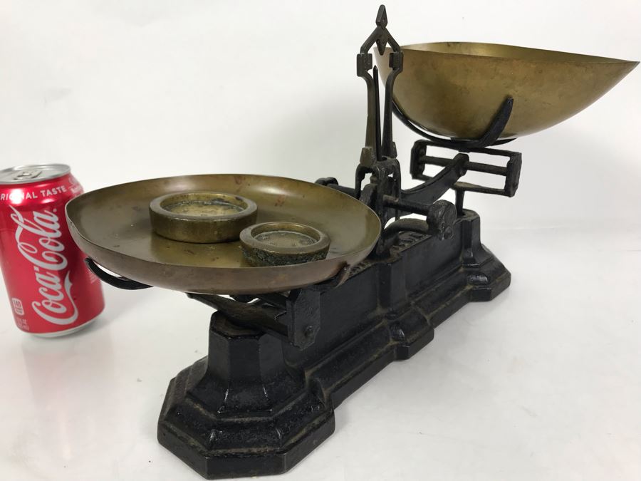 Antique English Cast Iron W & T Avery 4lb Scale With Pair Of English Measuring Weights 14W X 4D X 9H [Photo 19]