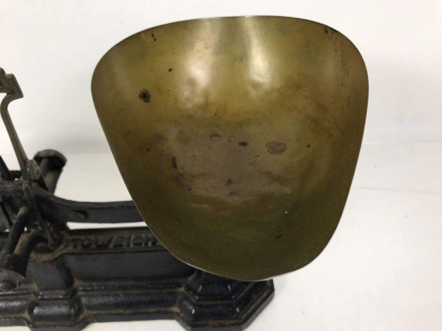 Antique English Cast Iron W & T Avery 4lb Scale With Pair Of English Measuring Weights 14W X 4D X 9H [Photo 4]