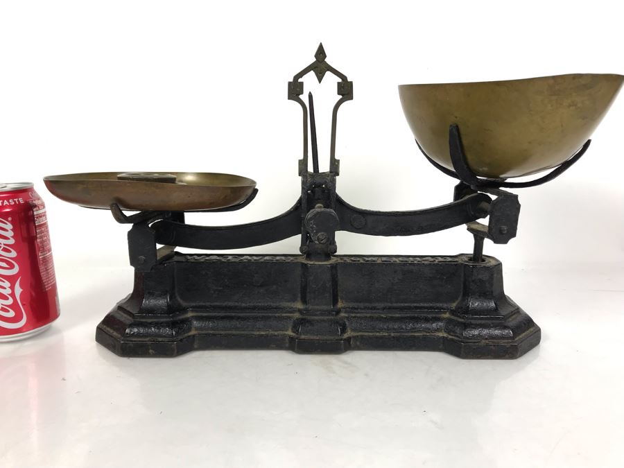 Antique English Cast Iron W & T Avery 4lb Scale With Pair Of English Measuring Weights 14W X 4D X 9H [Photo 13]