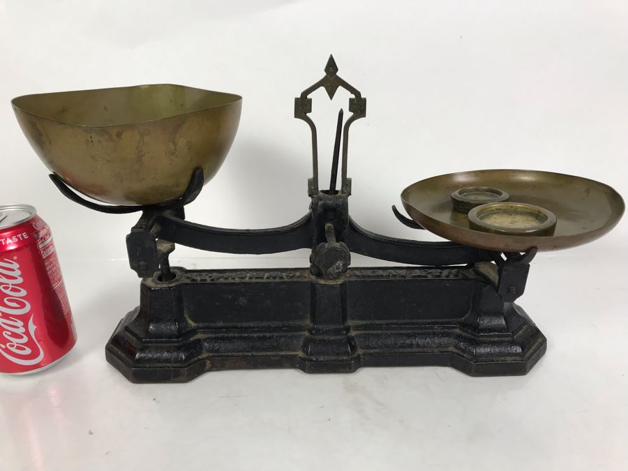Antique English Cast Iron W & T Avery 4lb Scale With Pair Of English Measuring Weights 14W X 4D X 9H [Photo 21]