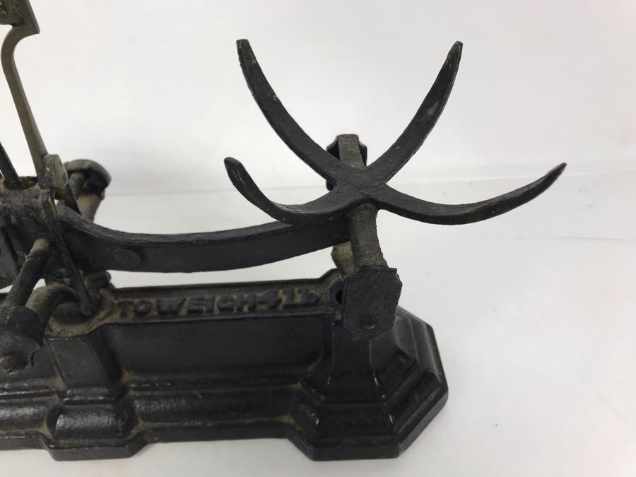 Antique English Cast Iron W & T Avery 4lb Scale With Pair Of English Measuring Weights 14W X 4D X 9H [Photo 11]
