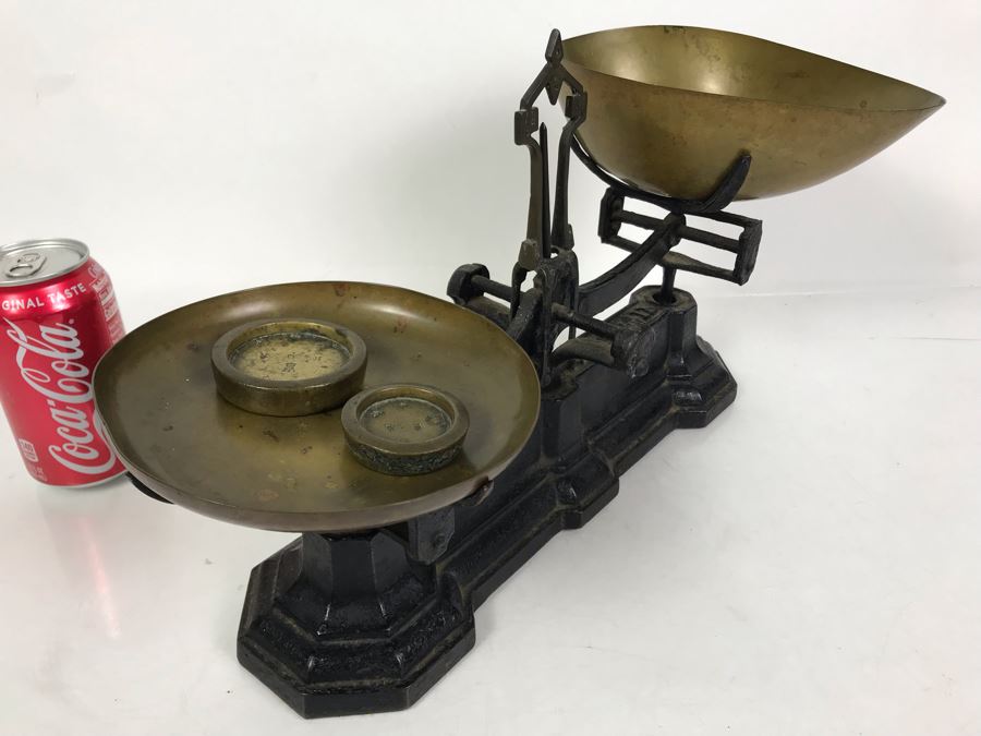 Antique English Cast Iron W & T Avery 4lb Scale With Pair Of English Measuring Weights 14W X 4D X 9H [Photo 20]