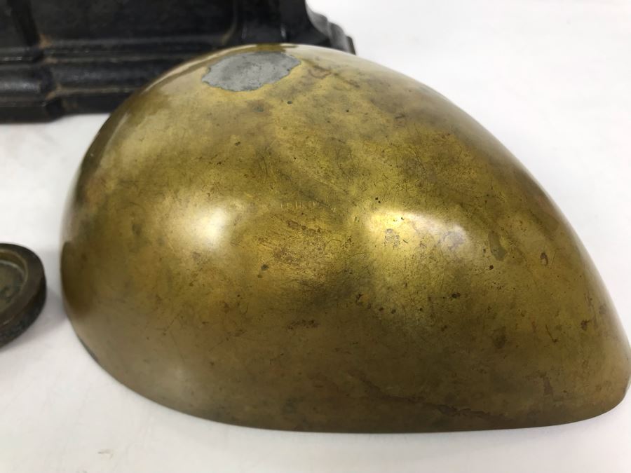 Antique English Cast Iron W & T Avery 4lb Scale With Pair Of English Measuring Weights 14W X 4D X 9H [Photo 18]