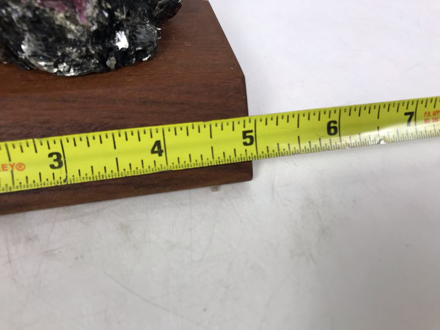 Bald Eagle Bird Figurine Hand-Carved In Semi-Precious Stones With Wooden Stand 5 X 4.5 X 7H [Photo 20]