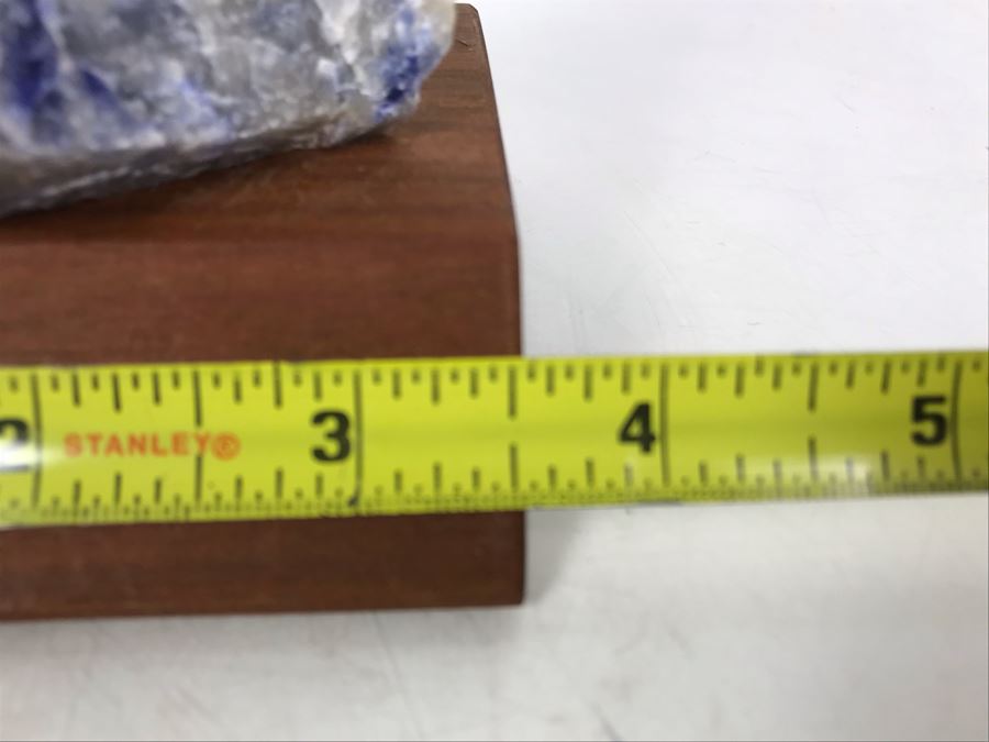 Hummingbird Figurine Hand-Carved In Semi-Precious Stones With Wooden Stand 3.5 X 3.5 X 5.5H [Photo 11]