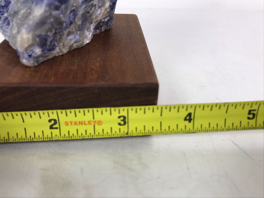 Hummingbird Figurine Hand-Carved In Semi-Precious Stones With Wooden Stand 3.5 X 3.5 X 5.5H [Photo 12]