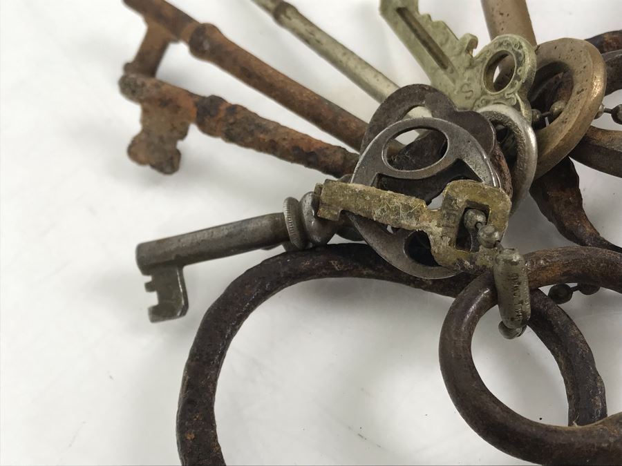Collection Of Old Keys Including Old Cast Iron Skeleton Keys Treasure Chest Keys [Photo 14]