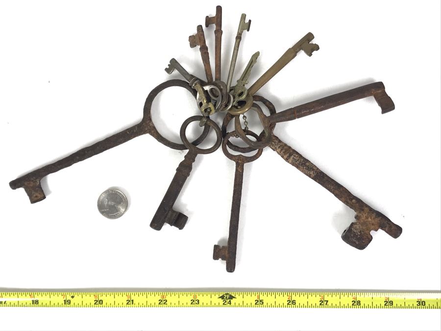 Collection Of Old Keys Including Old Cast Iron Skeleton Keys Treasure Chest Keys [Photo 1]