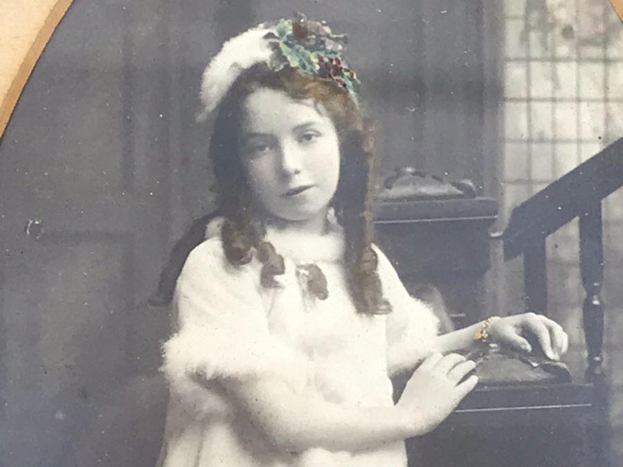 Set Of (3) Vintage Oval Framed B&W Children Photographs Each 5.5 X 7.5 [Photo 3]