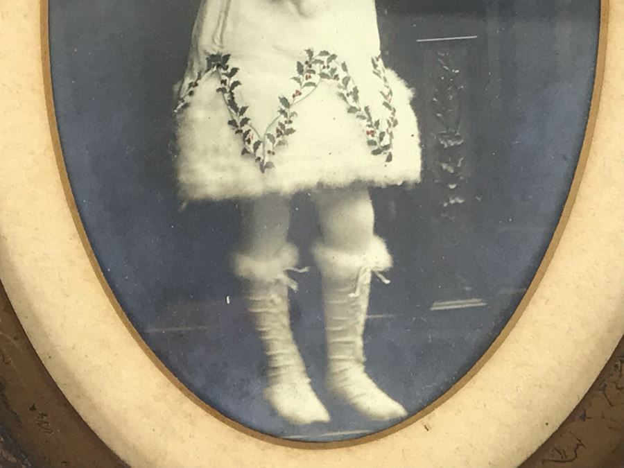 Set Of (3) Vintage Oval Framed B&W Children Photographs Each 5.5 X 7.5 [Photo 4]