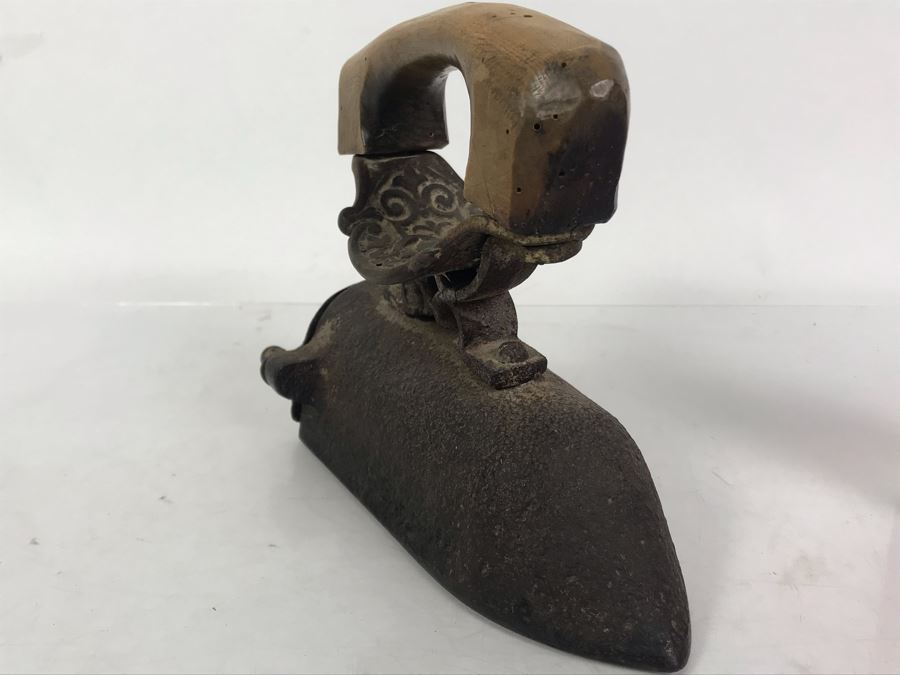 Antique Cast Iron Iron With Wooden Handle [Photo 7]