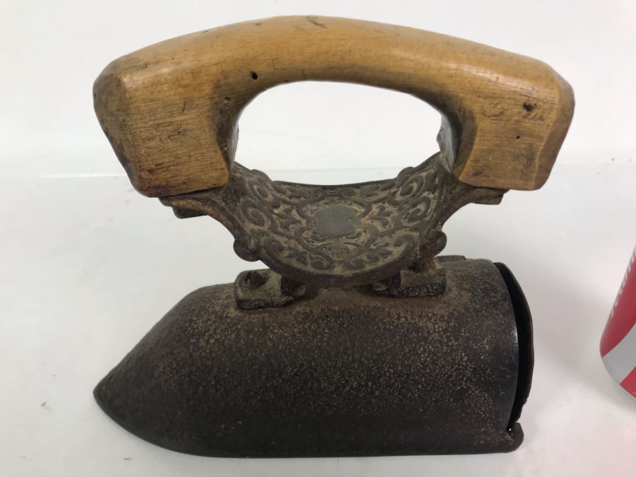 Antique Cast Iron Iron With Wooden Handle [Photo 2]