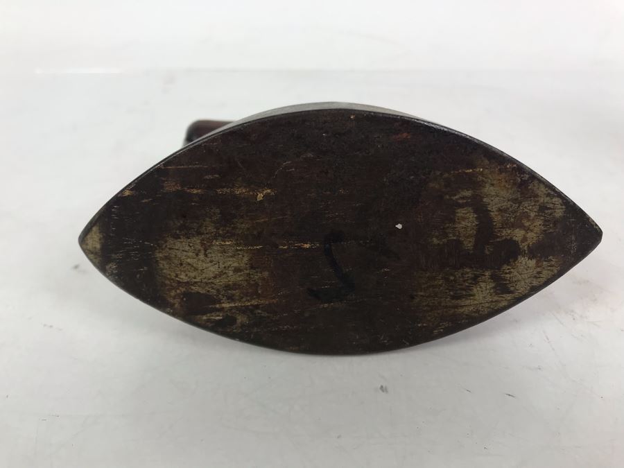 Pair Of Sensible Cast Iron Irons With Sensible Iron Trivet [Photo 12]