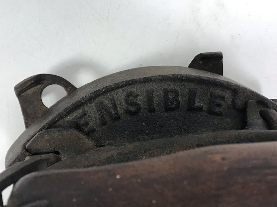 Pair Of Sensible Cast Iron Irons With Sensible Iron Trivet [Photo 7]