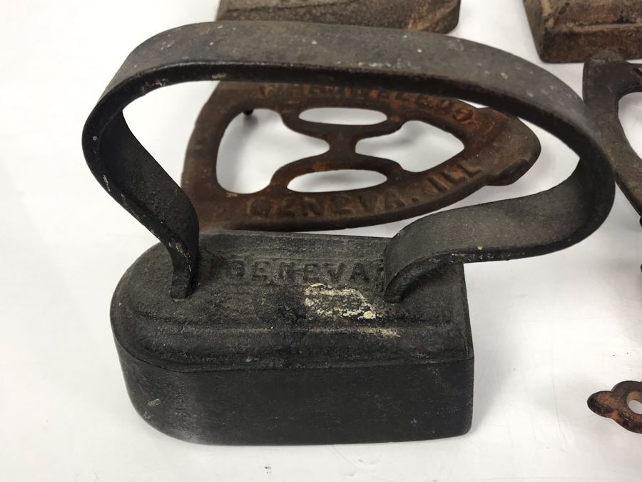 Collection Of (7) Antique Cast Iron Irons And (4) Antique Iron Trivets [Photo 11]