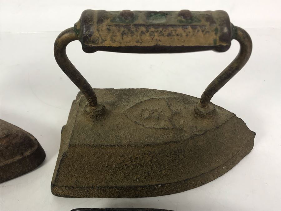 Collection Of (7) Antique Cast Iron Irons And (4) Antique Iron Trivets [Photo 6]