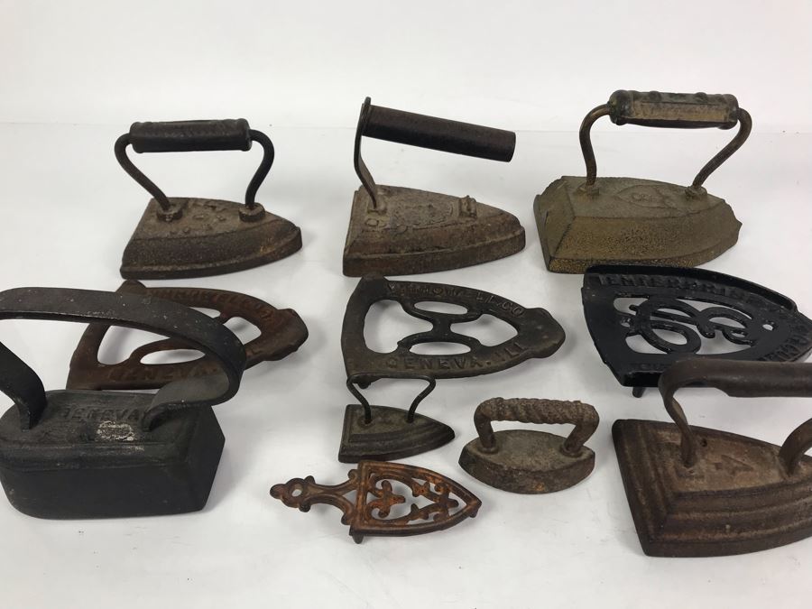 Collection Of (7) Antique Cast Iron Irons And (4) Antique Iron Trivets [Photo 4]