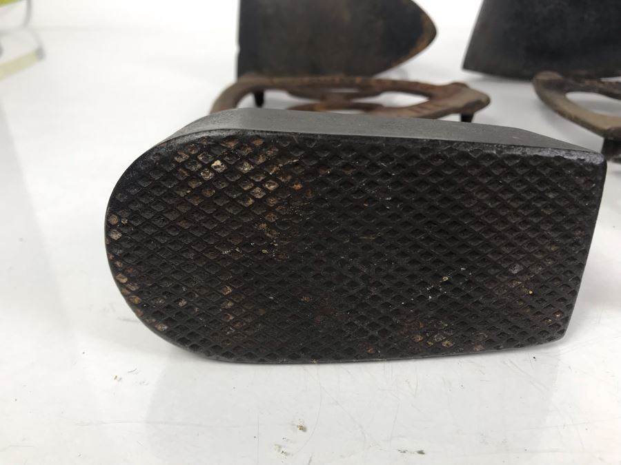 Collection Of (7) Antique Cast Iron Irons And (4) Antique Iron Trivets [Photo 20]