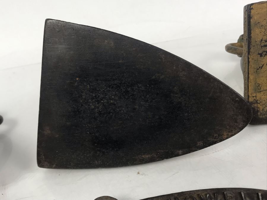 Collection Of (7) Antique Cast Iron Irons And (4) Antique Iron Trivets [Photo 25]