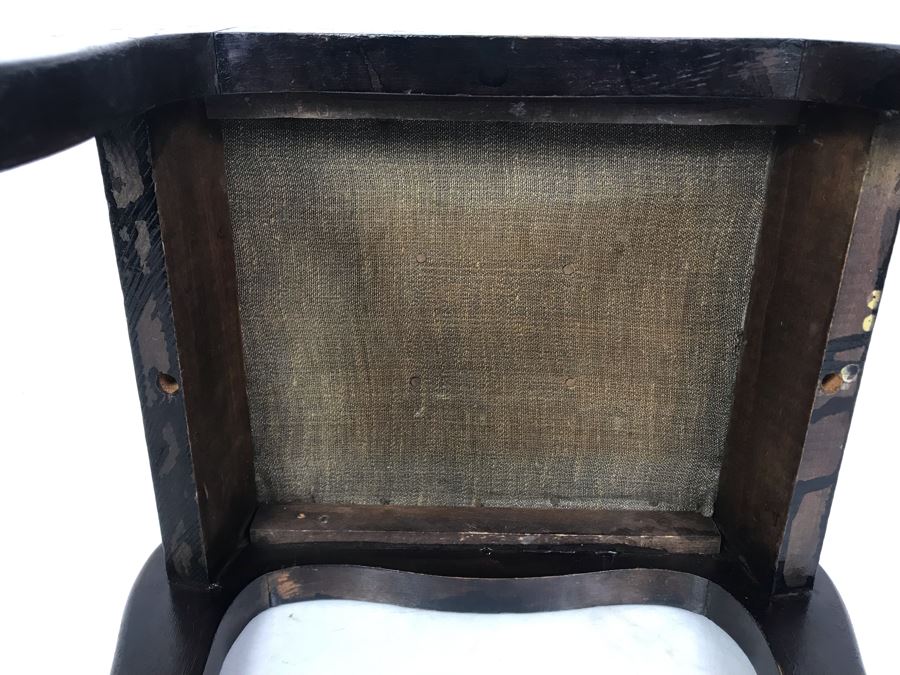 Vintage Needlepoint Footstool 10 X 13 X 9.5H [Photo 5]