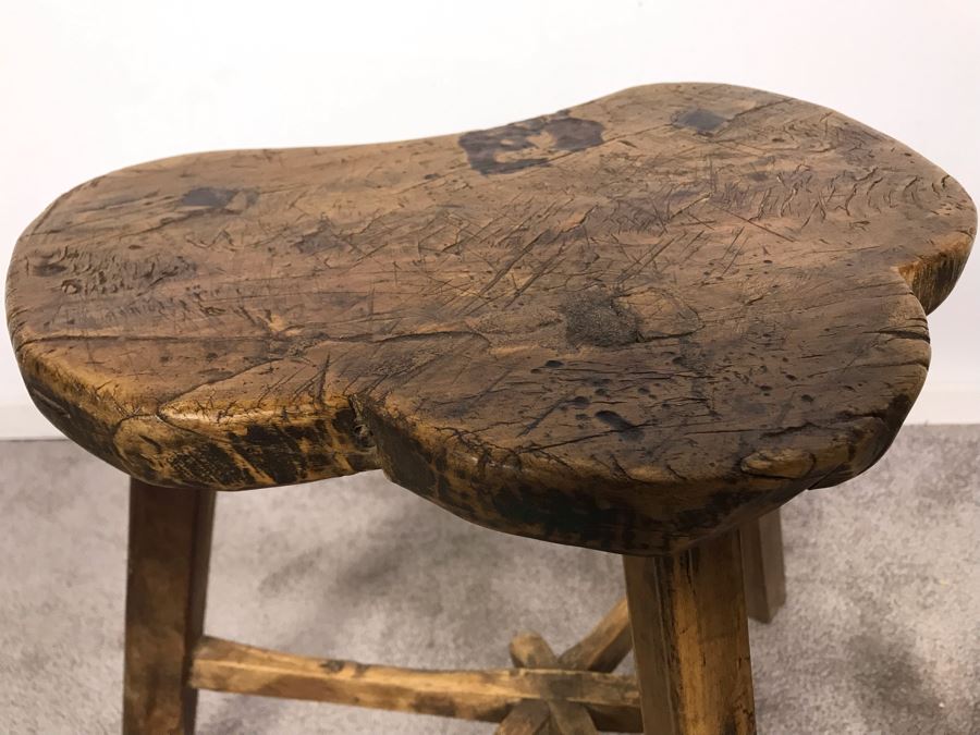 Large Vintage 3-Legged Stool 19H [Photo 3]