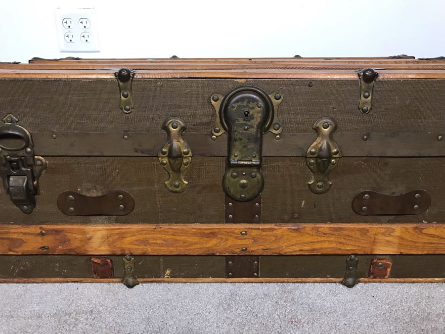 Antique Headley & Farmer New York Trunk [Photo 5]