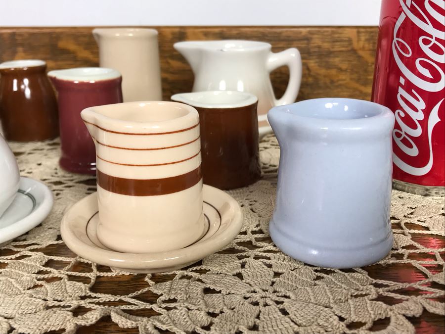 Vintage 1930s Restaurant Ware Creamers Some With Underplates Apx 27 Pieces: Mayan Ware Mayer China, Hall, Wallace China Desert Ware, Shenango New Castle PA, McNicol China Roloc, Syracuse China, Coorsite, Warwick China - Just Added [Photo 14]