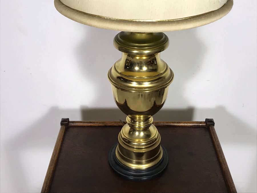 Vintage Heavy Brass Urn Table Lamp With Wooden Base - Label's Been Removed - Probably Stiffel - Just Added [Photo 6]