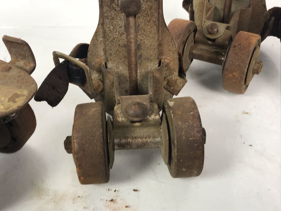 (3) Pairs Of Vintage Metal Roller Skates With Key - Just Added [Photo 22]