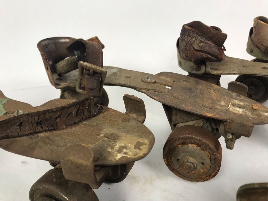 (3) Pairs Of Vintage Metal Roller Skates With Key - Just Added [Photo 8]