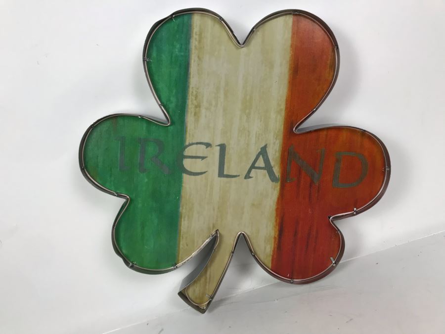 JUST ADDED - Ireland Shamrock Lighted Metal Wall Sign 14 X 14 [Photo 2]