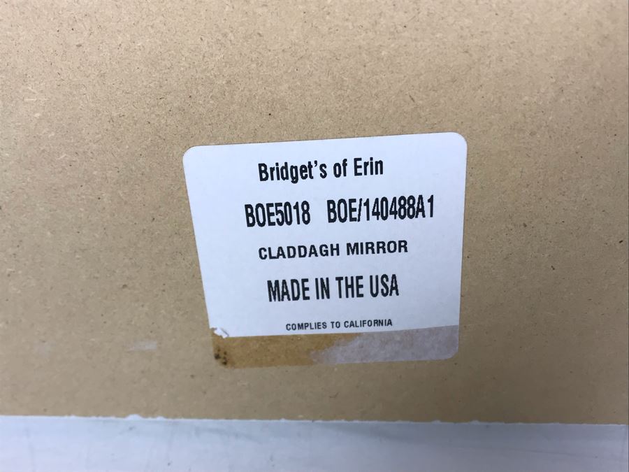 JUST ADDED - Irish Bridget's Of Erin Claddagh Mirror 18 X 18 [Photo 4]