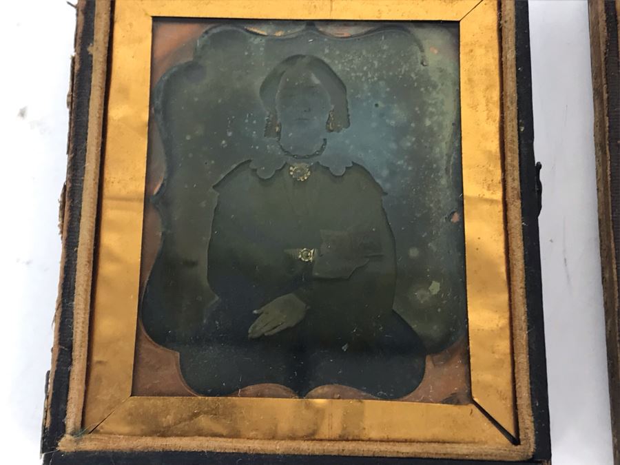 Pair Of Old Daguerreotype Photographs With Half Of Cases [Photo 9]