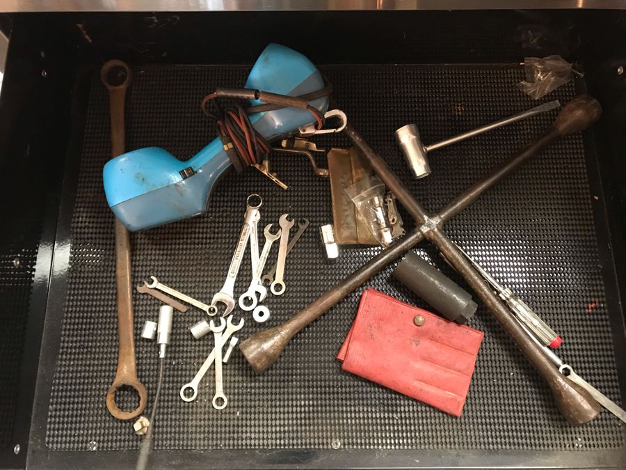 Hammerhead Stainless Steel Rolling Tool Chest With Ball Bearing Slides And Tools Including Power Tools - Tool Chest Retailed For $3,500 - See Photos For Tools [Photo 28]