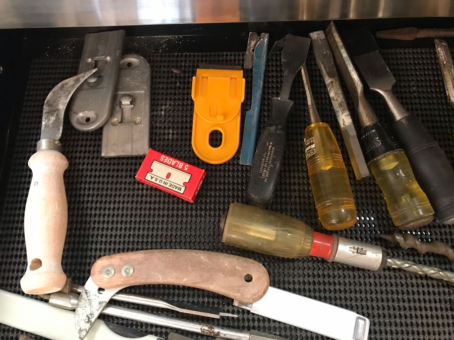 Hammerhead Stainless Steel Rolling Tool Chest With Ball Bearing Slides And Tools Including Power Tools - Tool Chest Retailed For $3,500 - See Photos For Tools [Photo 82]