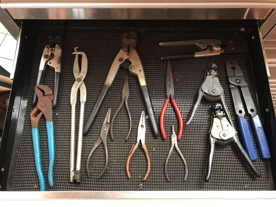 Hammerhead Stainless Steel Rolling Tool Chest With Ball Bearing Slides And Tools Including Power Tools - Tool Chest Retailed For $3,500 - See Photos For Tools [Photo 25]