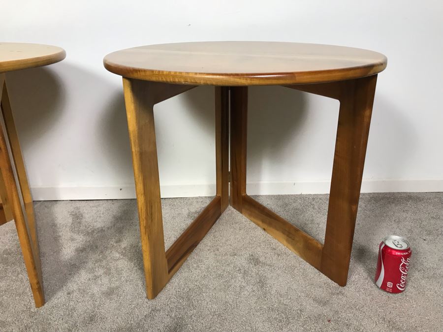 Pair Of Oregon Myrtlewood Folding Side Tables 22.5R X 20.5H [Photo 6]