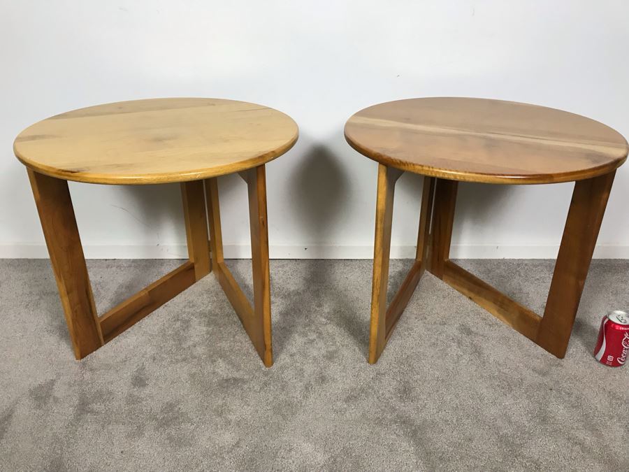 Pair Of Oregon Myrtlewood Folding Side Tables 22.5R X 20.5H [Photo 4]