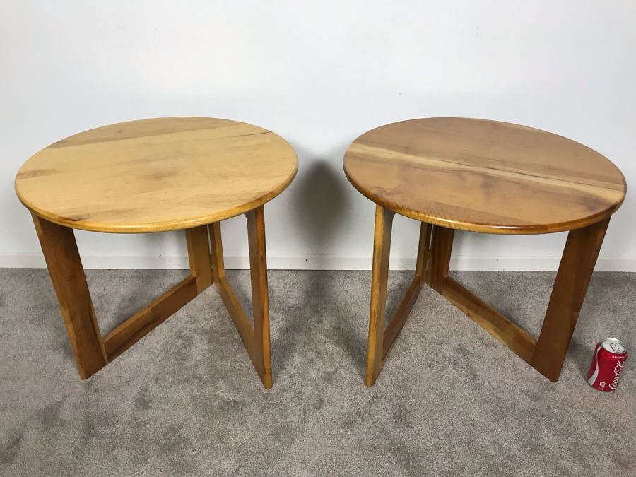 Pair Of Oregon Myrtlewood Folding Side Tables 22.5R X 20.5H [Photo 5]
