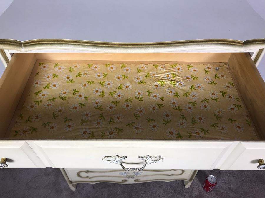 Vintage French Provincial 5-Drawer Chest Of Drawers Dresser 32W X 18D X 44H [Photo 8]