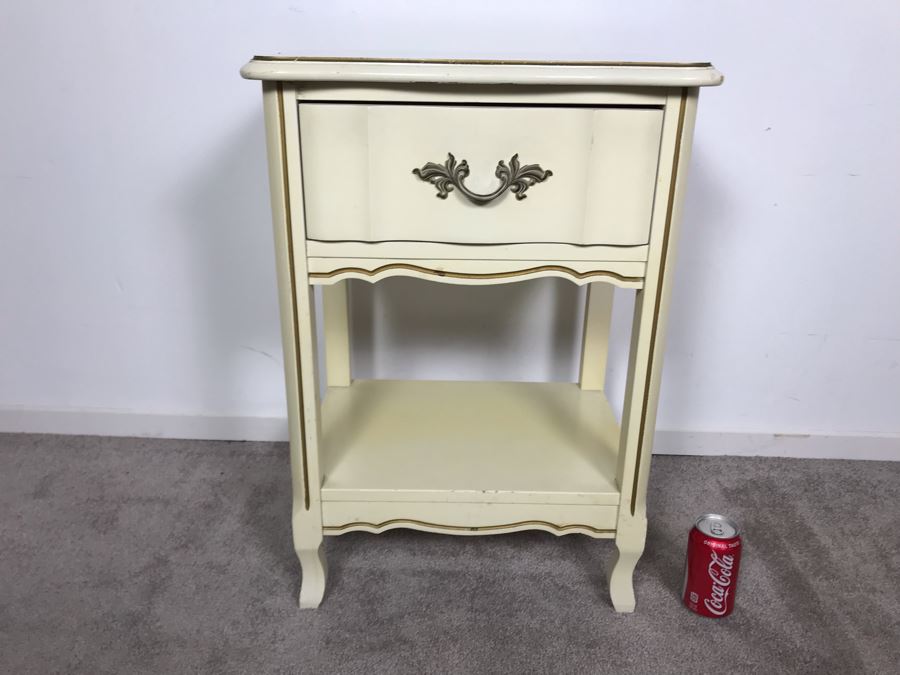 Vintage French Provincial Nightstand Side Table 19W X 14D X 27H [Photo 2]