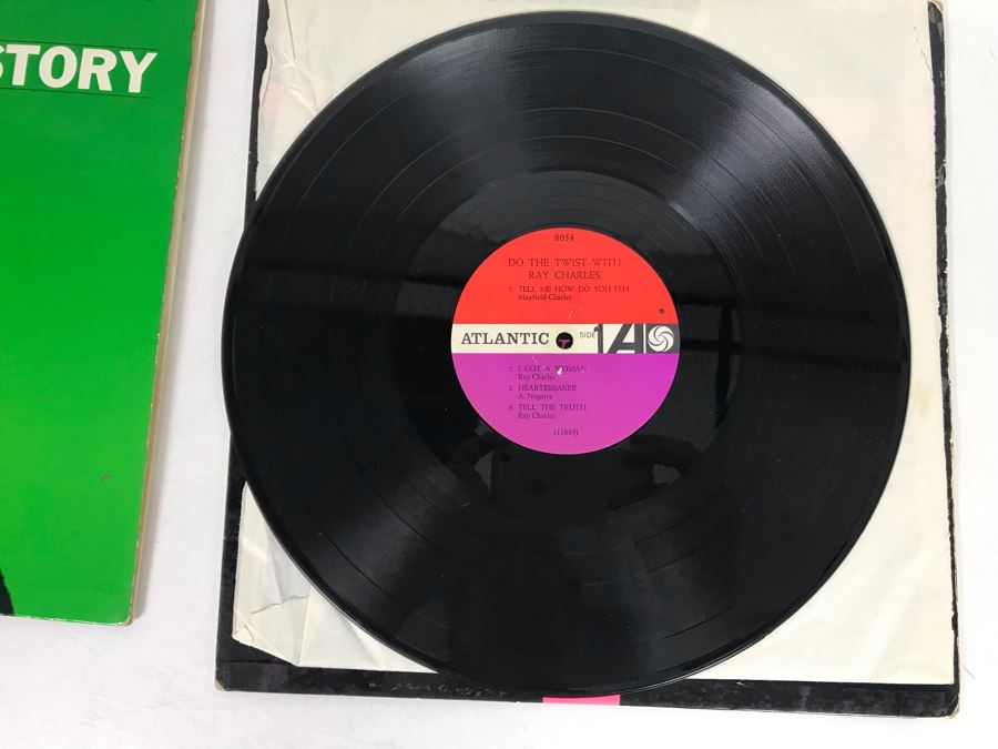 (2) Ray Charles Vinyl Records [Photo 4]