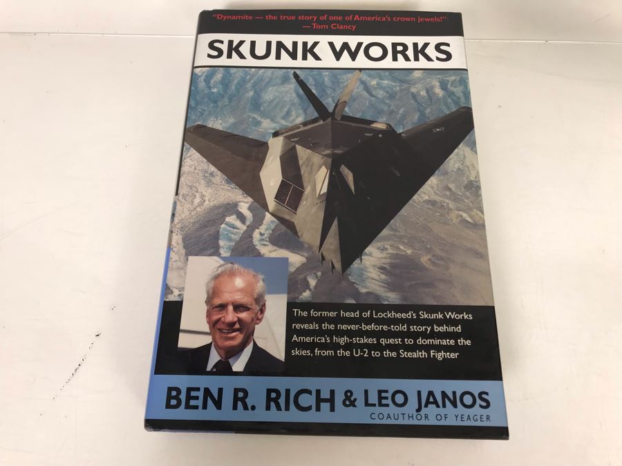 Skunk Works Lockheed SR-71 Model Airplane (Slight Damage To Nose), Skunk Works First Edition Hardcover Book By Ben R. Rich & Leo Janos, (2) Lockheed 50th Anniversay Metal Keychains 1932-1982 [Photo 17]