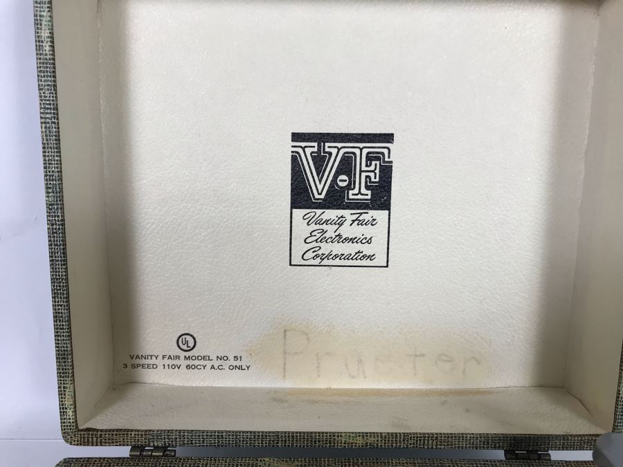Vintage Vanity Fair Electronics Corporation Portable Record Player Working 12.5W X 11D X 5.5H [Photo 4]