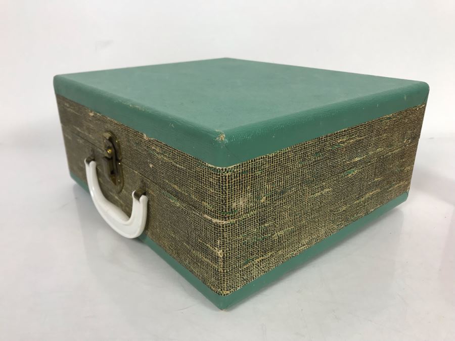 Vintage Vanity Fair Electronics Corporation Portable Record Player Working 12.5W X 11D X 5.5H [Photo 11]